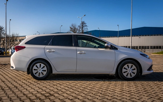 Toyota Auris cena 34000 przebieg: 193000, rok produkcji 2018 z Kraków małe 106